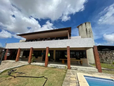 Sobrado com 5 Quartos à venda, 384m² no Candelária, Natal