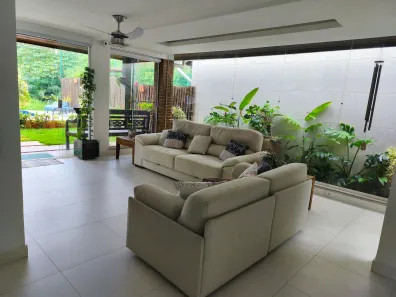 Casa de Condomínio com 4 Quartos à venda, 300m² no Itapuã, Salvador