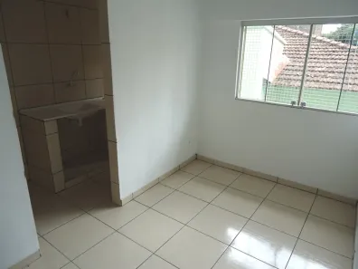 Apartamento com 2 Quartos para alugar, 40m² no Pompéia, Belo Horizonte