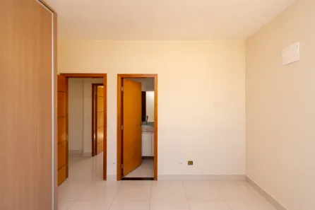 Casa de Condomínio com 3 Quartos para alugar, 250m² no Jardins Valência, Goiânia