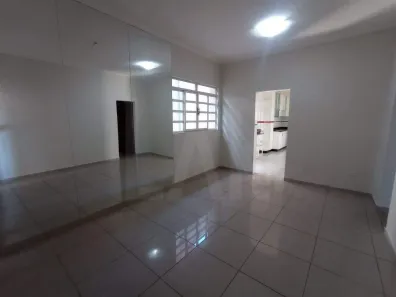 Casa com 3 Quartos para alugar, 145m² no Santa Efigênia, Belo Horizonte