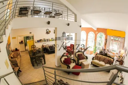 Sobrado com 8 Quartos para alugar, 677m² no Vila São João, Caçapava