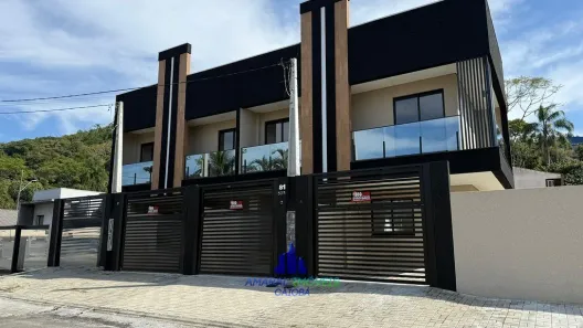 Sobrado com 2 Quartos à venda, 77m² no Centro, Matinhos