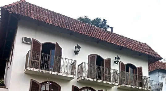 Casa de Condomínio com 8 Quartos para venda ou aluguel, 350m² no Pedro do Rio, Petrópolis