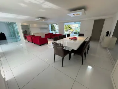 Casa de Condomínio com 5 Quartos para venda ou aluguel, 680m² no Candelária, Natal