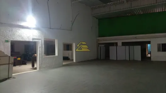 Galpão/Depósito/Armazém para venda ou aluguel, 600m² no Barra da Tijuca, Rio de Janeiro