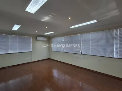 Sala Comercial para alugar, 136m² no Santa Efigênia, Belo Horizonte