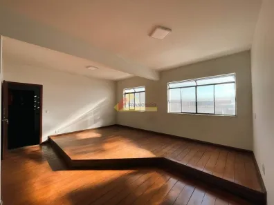 Apartamento com 3 Quartos para alugar, 90m² no São José, Divinópolis