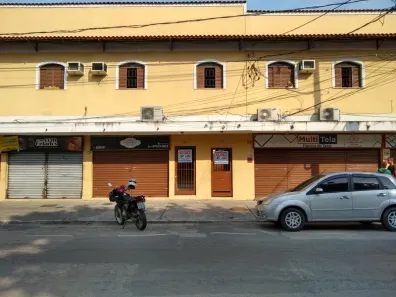 Casa com 2 Quartos para alugar, 10m² no Centro, Nova Iguaçu