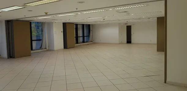 Sala Comercial para alugar, 891m² no Asa Norte, Brasília