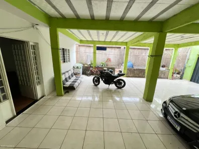 Sobrado com 4 Quartos à venda, 200m² no Santa Maria, Brasília