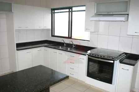 Casa de Condomínio com 4 Quartos para alugar, 249m² no Loteamento Portal do Sol I, Goiânia