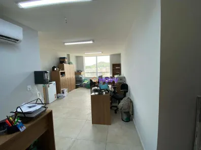 Sala Comercial à venda, 28m² no Santa Rosa, Niterói