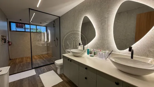 Casa de Condomínio com 5 Quartos à venda, 500m² no Adrianópolis, Manaus