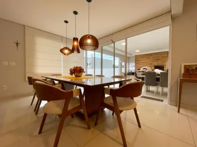 Casa de Condomínio com 4 Quartos para alugar, 320m² no Quiririm, Taubaté