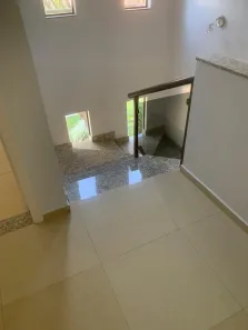Sobrado com 4 Quartos para alugar, 270m² no Jardins Valência, Goiânia