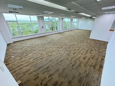 Sala Comercial para alugar, 556m² no Barra Olímpica, Rio de Janeiro