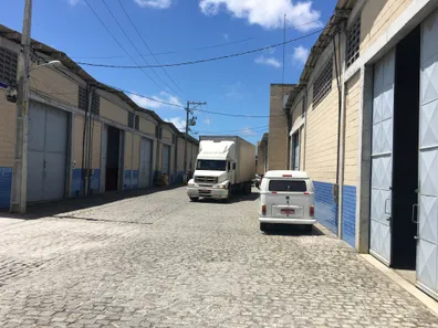 Galpão/Depósito/Armazém para alugar, 300m² no Recreio Ipitanga, Lauro de Freitas
