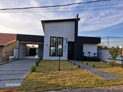 Casa de Condomínio com 3 Quartos à venda, 200m² no Condomínio Ninho Verde, Quadra