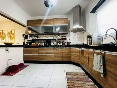 Casa de Condomínio com 3 Quartos à venda, 116m² no Vila Areao, Taubaté