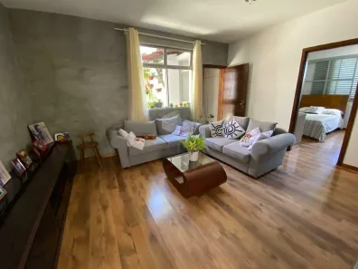 Casa com 4 Quartos à venda, 250m² no São Lucas, Belo Horizonte