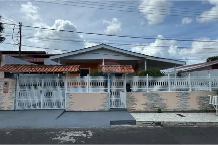 Casa com 2 Quartos à venda, 250m² no Aleixo, Manaus