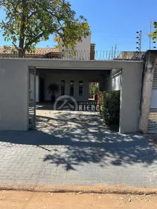 Casa com 4 Quartos para alugar, 210m² no Plano Diretor Sul, Palmas