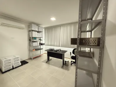 Sala Comercial à venda, 25m² no São Francisco, Niterói