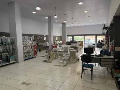 Galpão/Depósito/Armazém para alugar, 1900m² no Retiro, Petrópolis