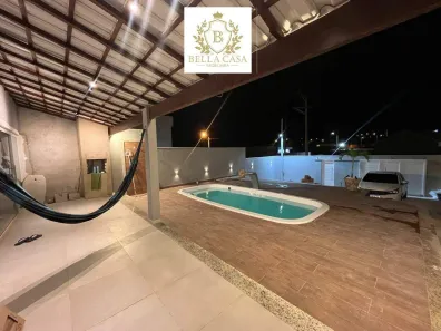 Casa com 2 Quartos para alugar, 110m² no Fazendinha, Araruama