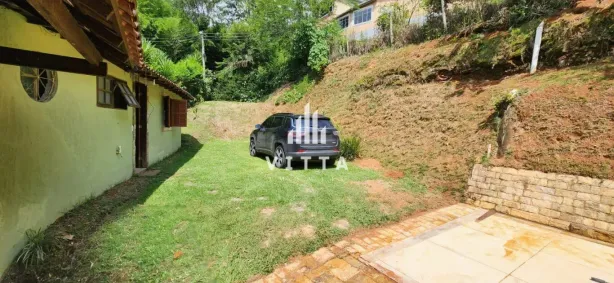 Casa com 3 Quartos para alugar, 300m² no Carangola, Petrópolis