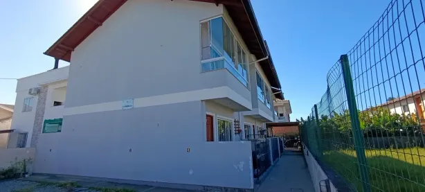 Sobrado com 2 Quartos para alugar, 68m² no Barra do Aririú, Palhoça