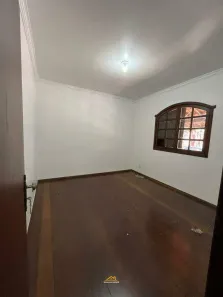 Casa com 3 Quartos para alugar, 300m² no Santa Inês, Betim
