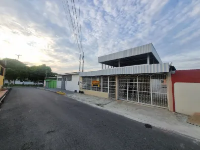 Casa com 4 Quartos à venda, 200m² no Santo Antônio, Manaus