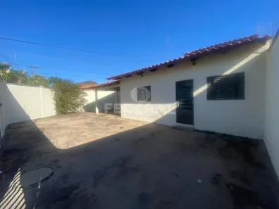 Casa com 3 Quartos para alugar, 120m² no Jardim Mariliza, Goiânia