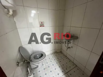 Ponto Comercial para alugar, 100m² no Taquara, Rio de Janeiro