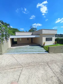 Casa de Condomínio com 3 Quartos para alugar, 193m² no Chácara dos Junqueiras, Carapicuíba