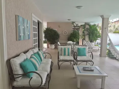 Casa de Condomínio com 5 Quartos para venda ou aluguel, 800m² no Candelária, Natal