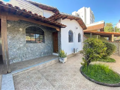 Casa com 3 Quartos para alugar, 320m² no Indaiá, Belo Horizonte
