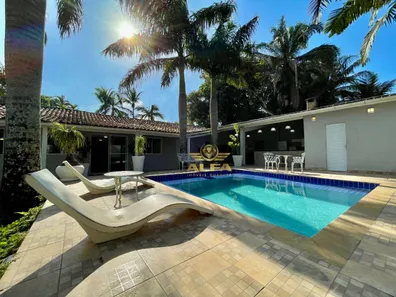 Casa com 4 Quartos à venda, 220m² no Balneário Praia do Pernambuco, Guarujá