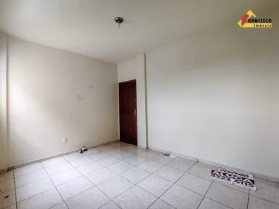 Apartamento com 2 Quartos para alugar, 70m² no São José, Divinópolis