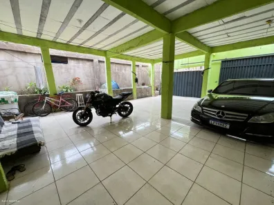 Sobrado com 4 Quartos à venda, 200m² no Santa Maria, Brasília