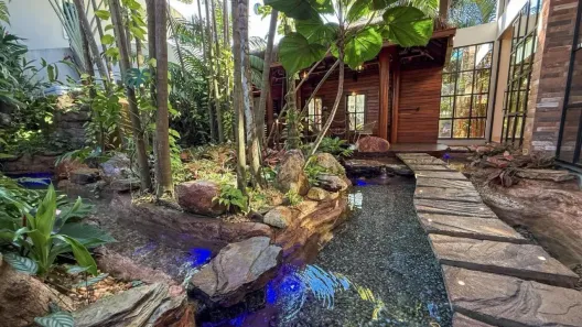 Casa de Condomínio com 4 Quartos à venda, 600m² no Chapada, Manaus