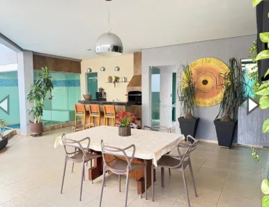 Casa de Condomínio com 3 Quartos para alugar, 250m² no Jardins Madri, Goiânia
