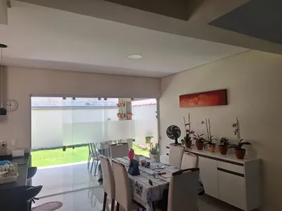 Casa de Condomínio com 3 Quartos para alugar, 200m² no , Tremembé
