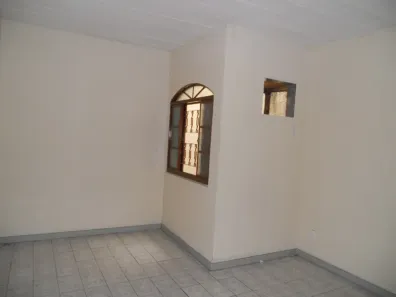 Casa com 2 Quartos para alugar, 10m² no Centro, Nova Iguaçu