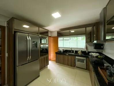 Casa com 4 Quartos à venda, 383m² no Jardins Valência, Goiânia