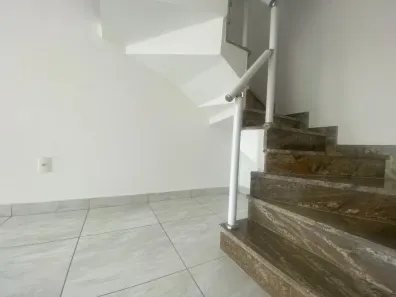Casa com 2 Quartos para alugar, 85m² no Campo Grande, Rio de Janeiro