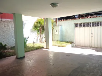 Casa com 4 Quartos para alugar, 200m² no Santa Tereza, Belo Horizonte