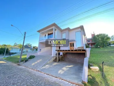 Sobrado com 3 Quartos para alugar, 270m² no Jansen, Gravataí